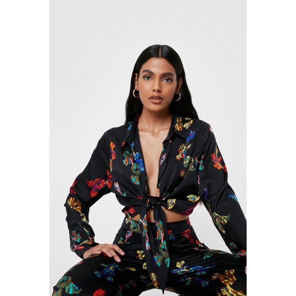 Nasty Gal Cropped Floral Tie Front Long Sleeve Shirt Black/Multi Size 8 M